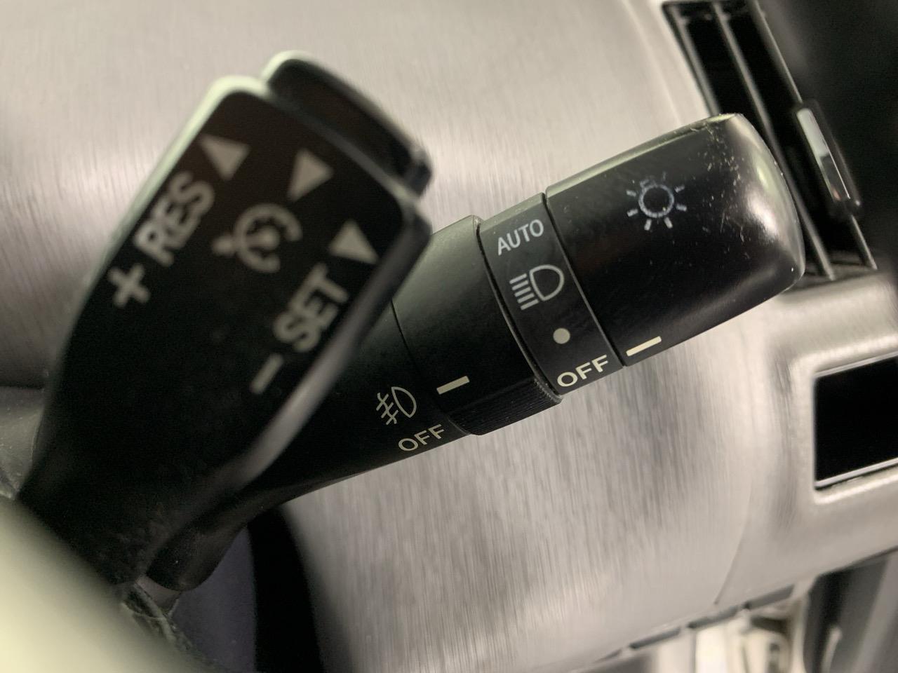 2012 Toyota Prius Alpha G 7 Seaters People Mover CRUISE CONTROL + PUSH BUTTON START + AUTO LIGHTS