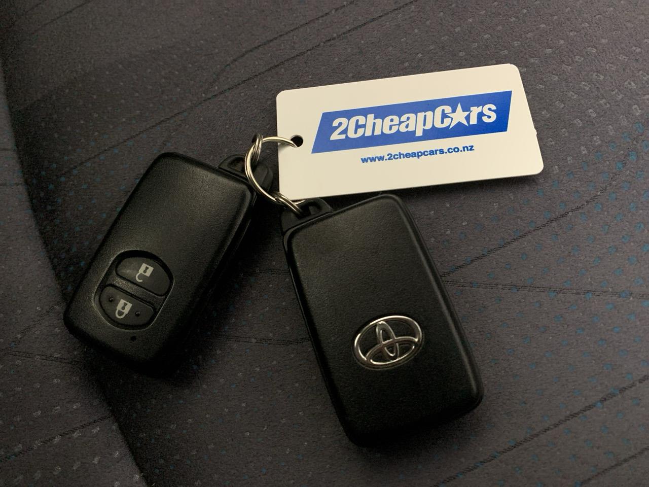 2012 Toyota Prius Alpha G 7 Seaters People Mover CRUISE CONTROL + PUSH BUTTON START + AUTO LIGHTS