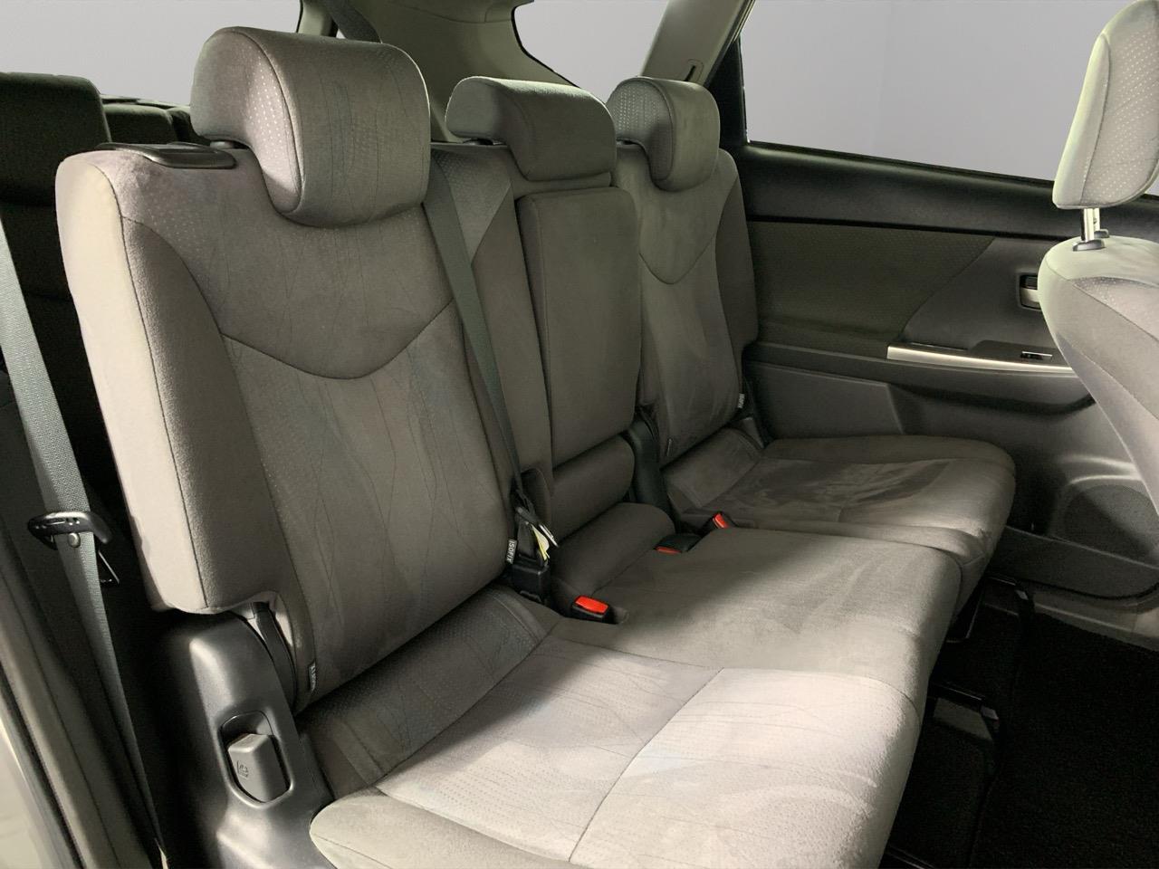 2012 Toyota Prius Alpha G 7 Seaters People Mover CRUISE CONTROL + PUSH BUTTON START + AUTO LIGHTS