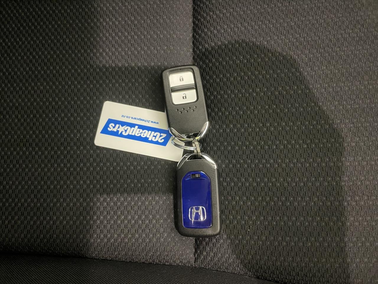 2014 Honda Vezel HYBIRID X RV/SUV PADDLE SHIFT + REVERSING CAMERA + CRUISE CONTROL