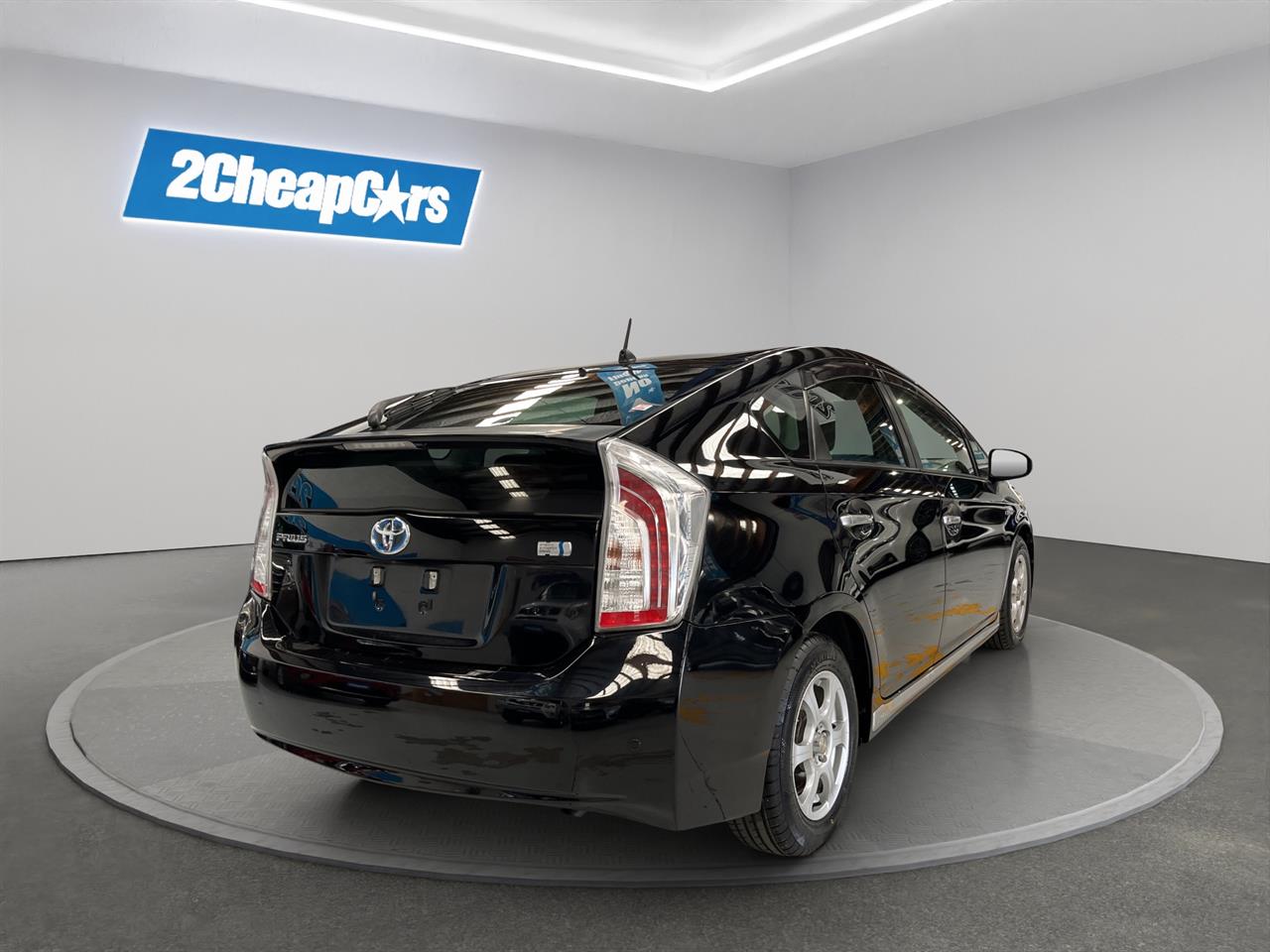 2013 Toyota Prius S Hatchback REVERSING CAMERA + AUTO LIGHTS + SMART KEY