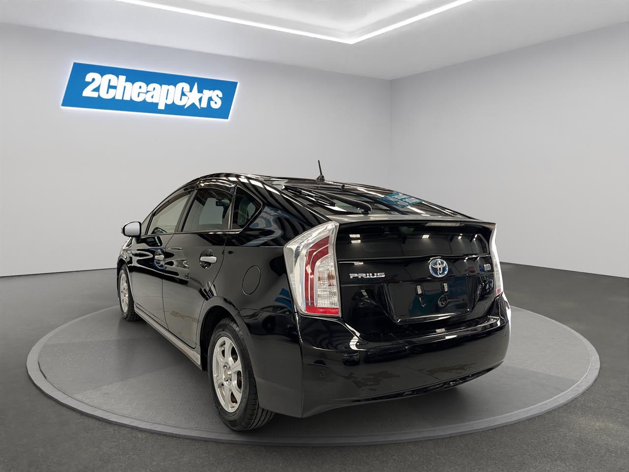 2013 Toyota Prius S Hatchback REVERSING CAMERA + AUTO LIGHTS + SMART KEY