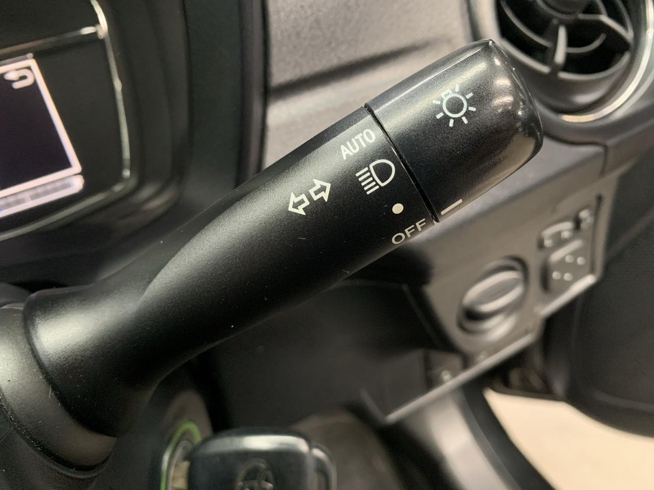 2016 Toyota Corolla Fielder Hybrid New Shape Station Wagon AUTO LIGHTS + MAG WHEELS