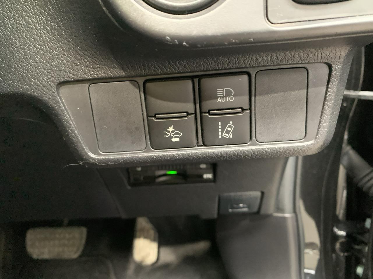 2016 Toyota Corolla Fielder Hybrid New Shape Station Wagon AUTO LIGHTS + MAG WHEELS