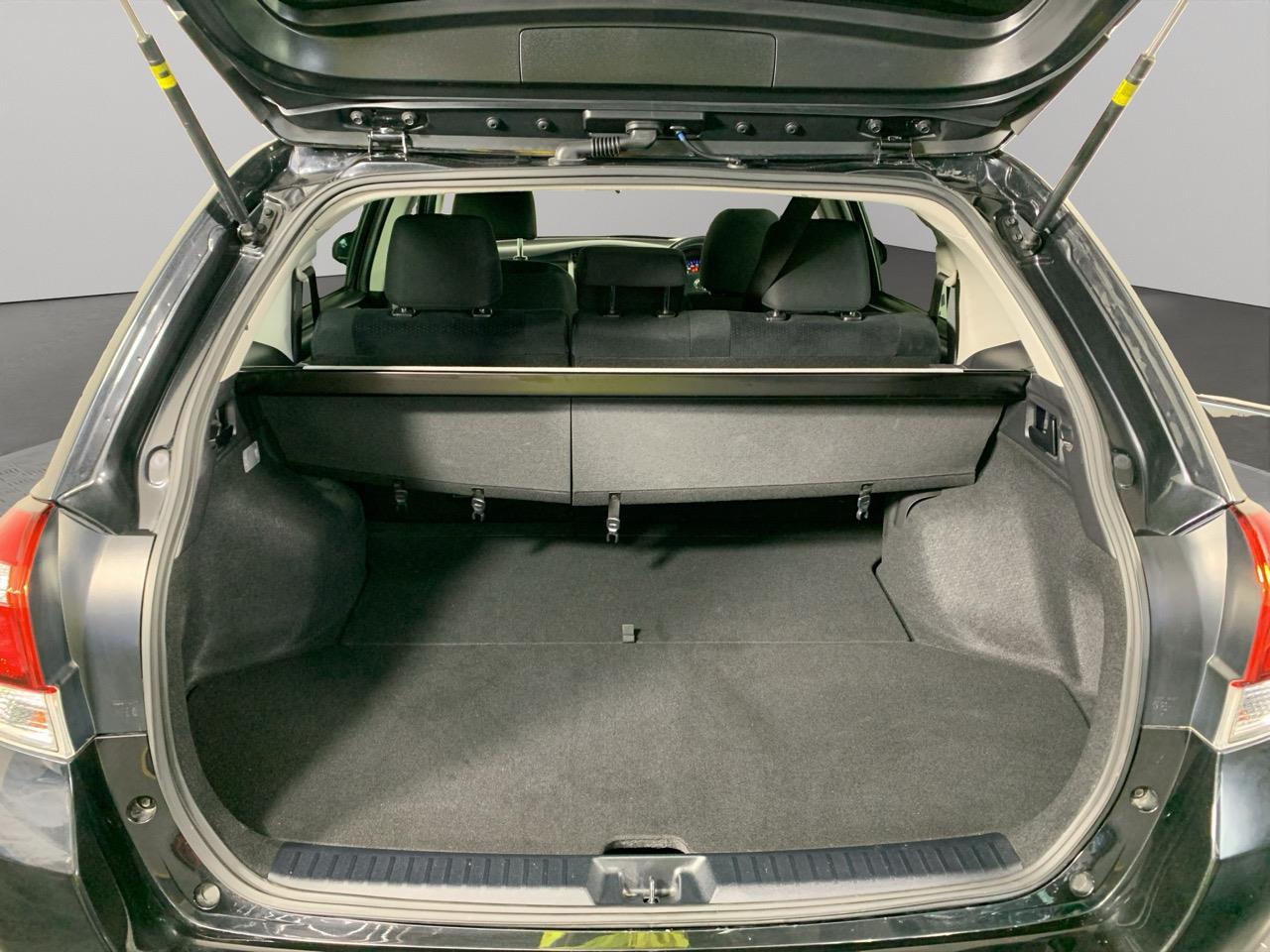 2016 Toyota Corolla Fielder Hybrid New Shape Station Wagon AUTO LIGHTS + MAG WHEELS