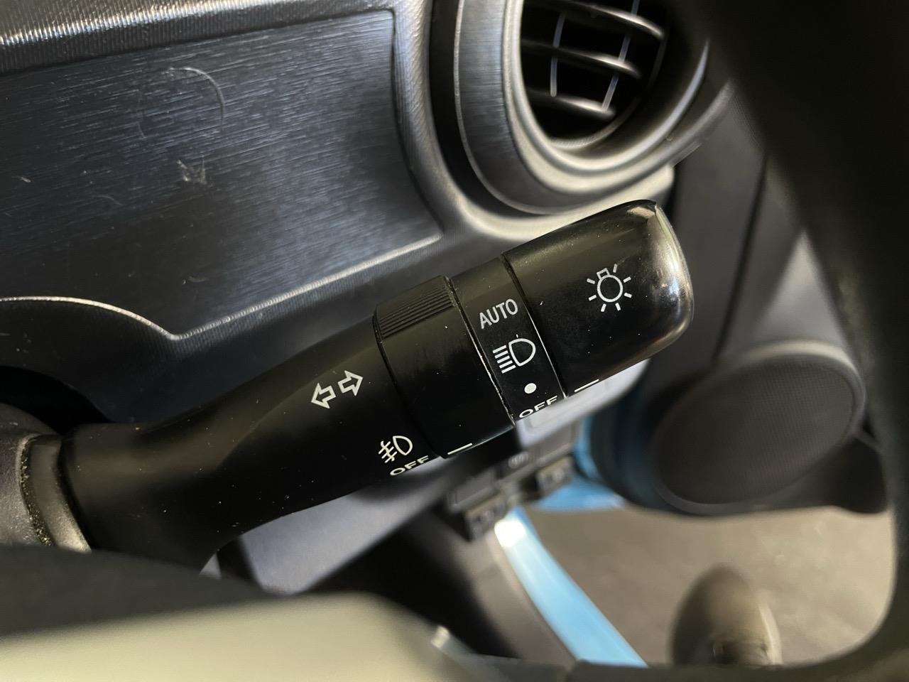 2014 Toyota Aqua S Hatchback REVERSING CAMERA + HEATED SEATS + AUTO LIGHTS