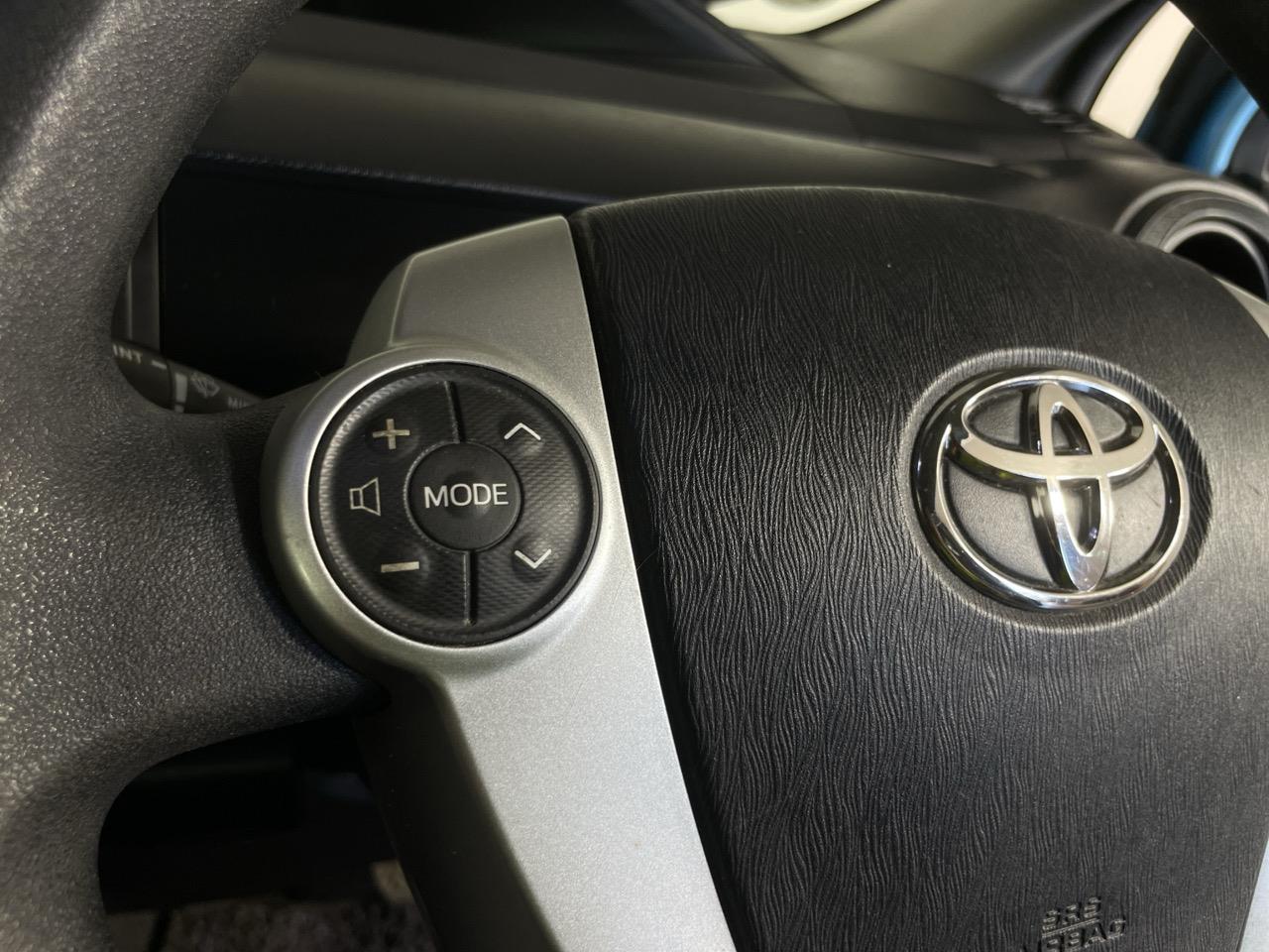 2014 Toyota Aqua S Hatchback REVERSING CAMERA + HEATED SEATS + AUTO LIGHTS