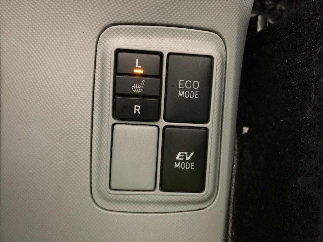 2012 Toyota Aqua S Hatchback HEATED SEATS + REVERSING CAMERA + AUTO LIGHTS