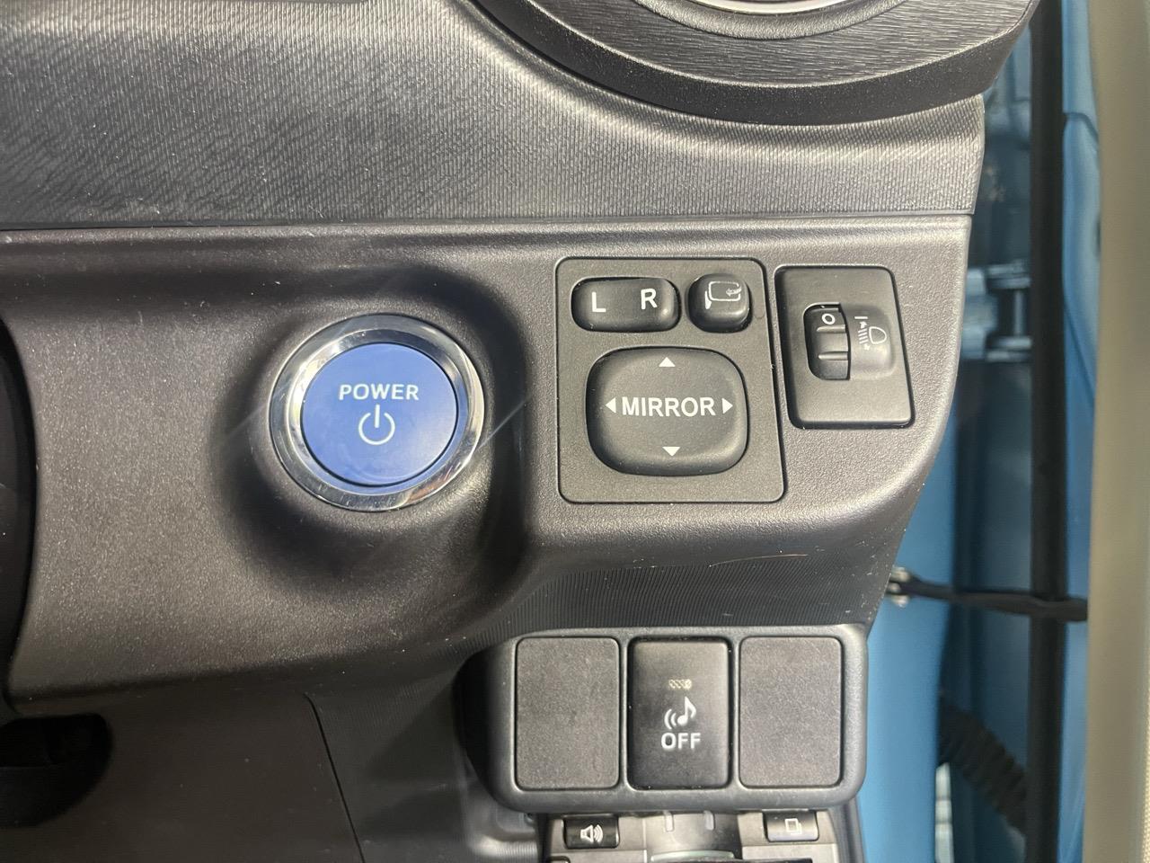 2012 Toyota Aqua G Smart Entry Package Hatchback REVERSING CAMERA + PARKING SENSORS