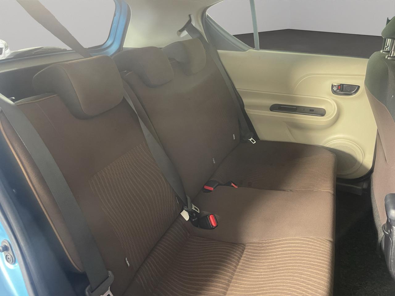 2012 Toyota Aqua G Smart Entry Package Hatchback REVERSING CAMERA + PARKING SENSORS