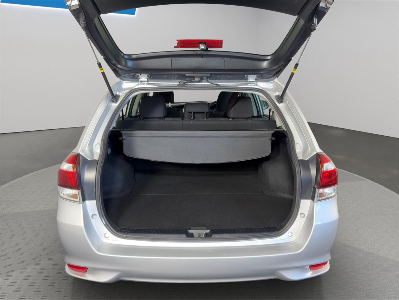 2016 Toyota Corolla Fielder Hybrid New Shape Station Wagon REVERSING CAMERA + ALLOY WHEELS