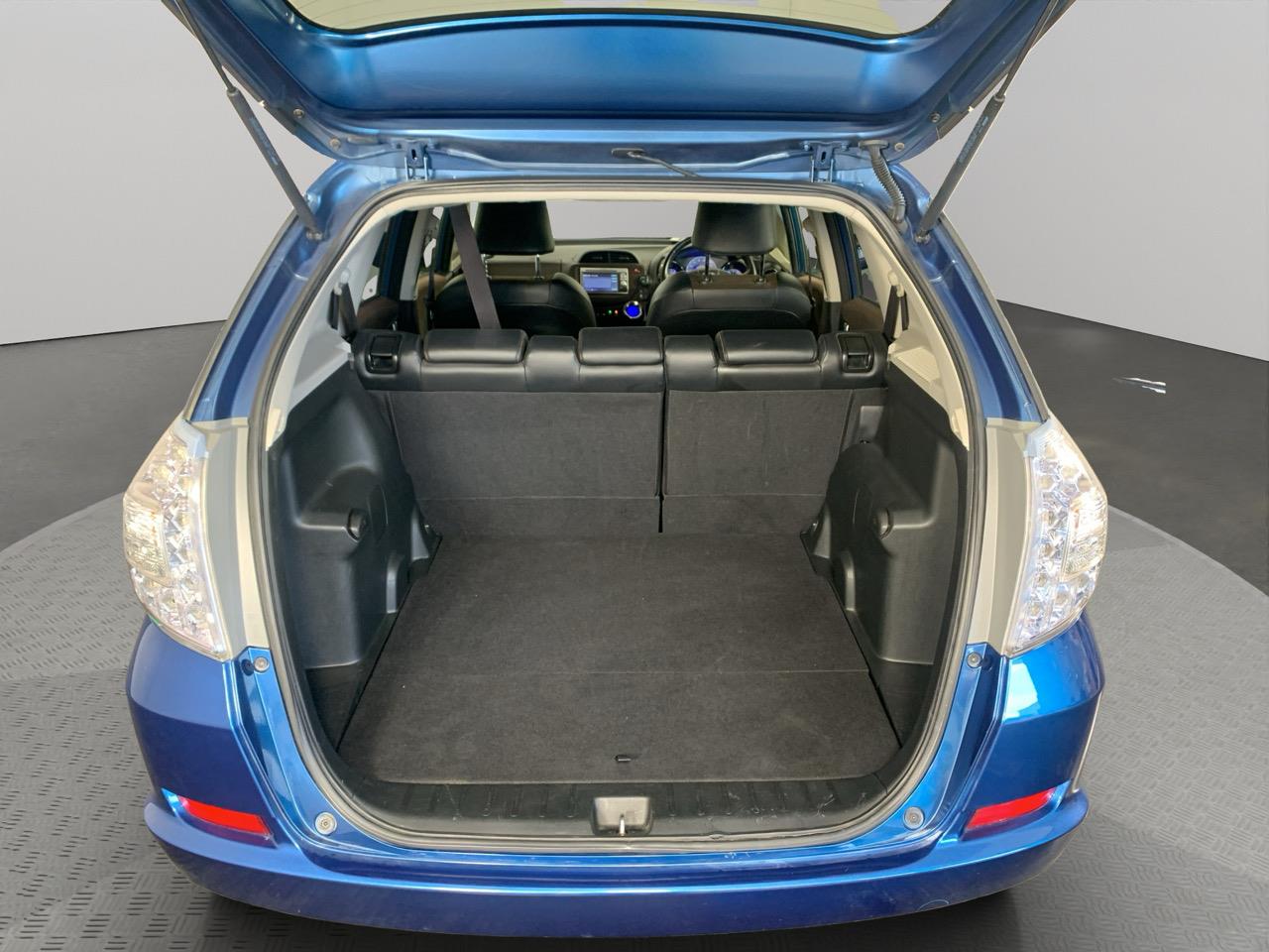 2012 Honda Fit Jazz Shuttle Hybrid Station Wagon CRUISE CONTROL + REVERSING CAMERA