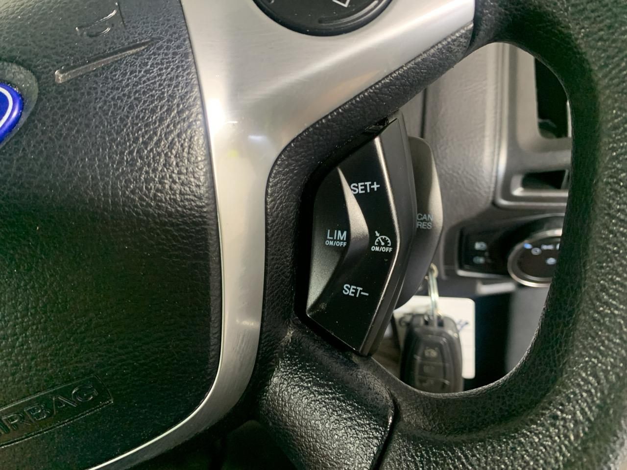 2012 Ford Focus TREND 2.0 AUTO HATCH Hatchback CRUISE CONTROL + PARKING SENSORS + MAG WHEELS