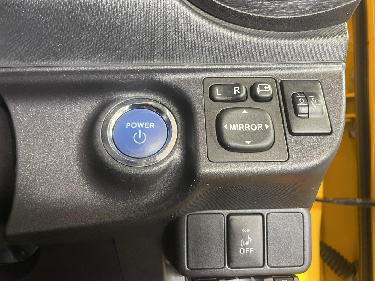 2013 Toyota Aqua S AERO Hatchback REVERSING CAMERA + AUTO LIGHTS + PUSH BUTTON START