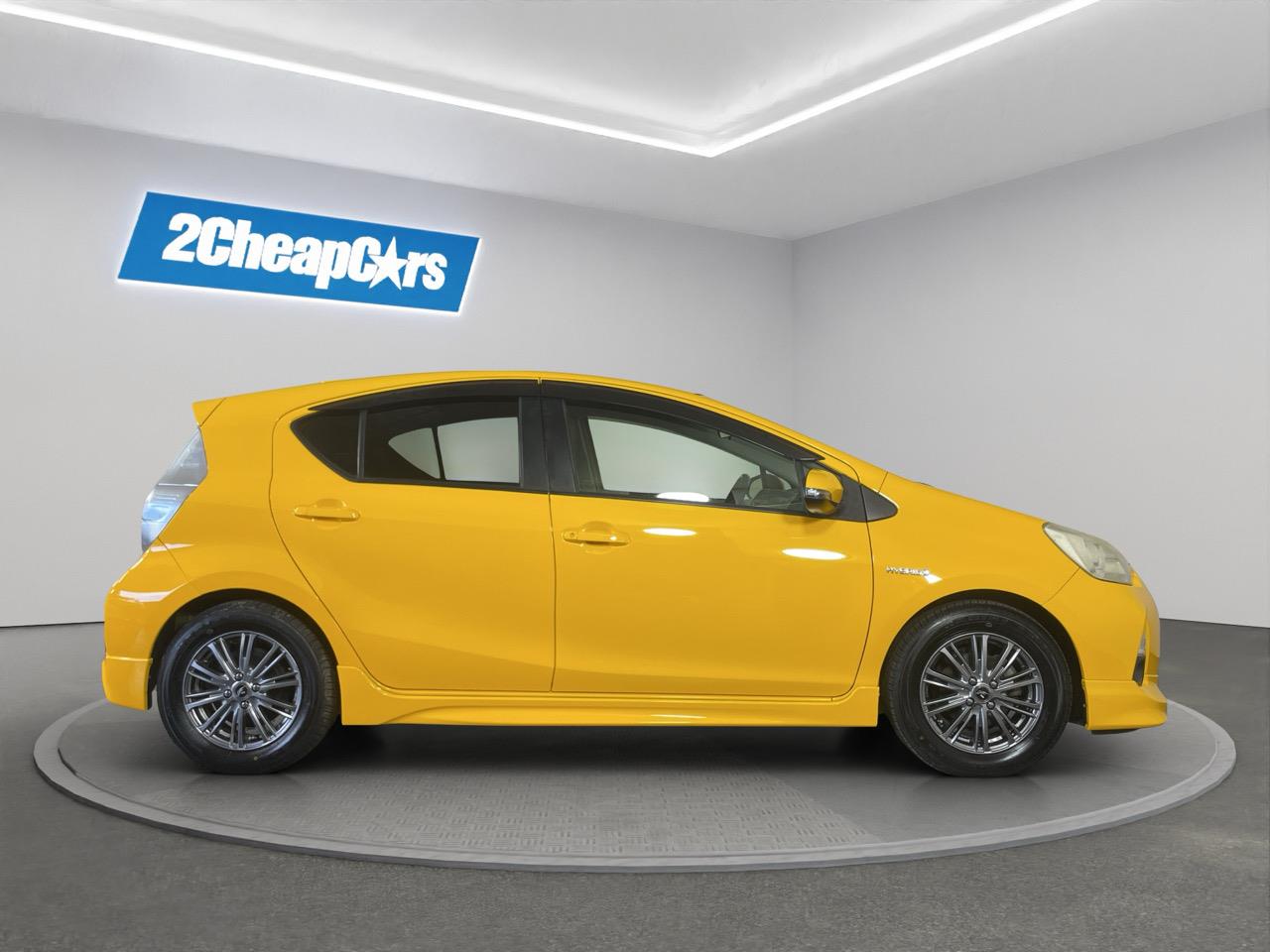 2013 Toyota Aqua S AERO Hatchback REVERSING CAMERA + AUTO LIGHTS + PUSH BUTTON START