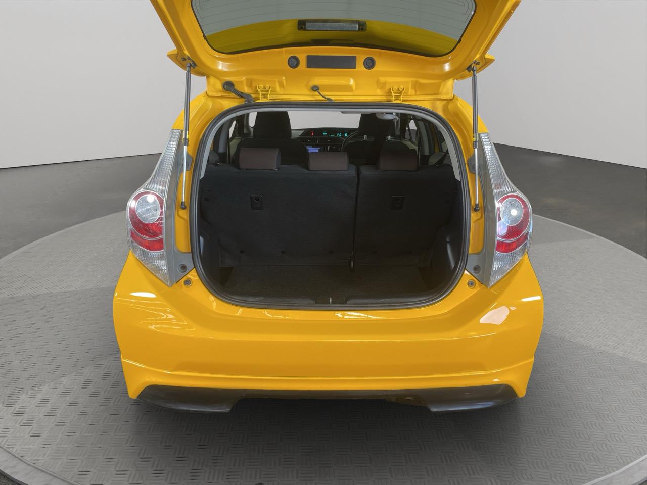 2013 Toyota Aqua S AERO Hatchback REVERSING CAMERA + AUTO LIGHTS + PUSH BUTTON START