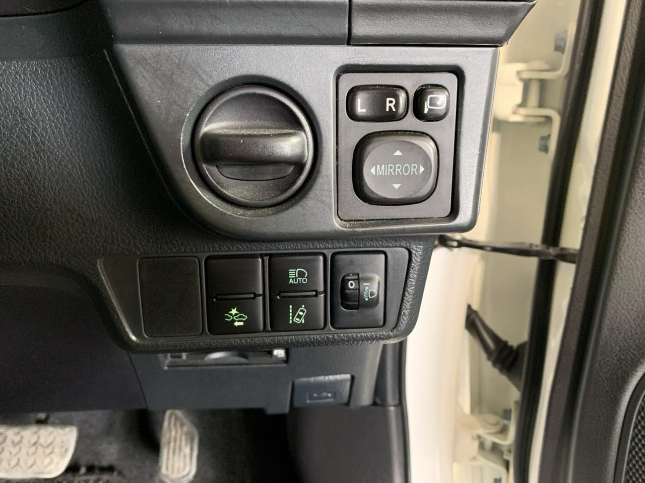 2016 Toyota Corolla Fielder Hybrid New Shape Station Wagon REVERSING CAMERA + ALLOY WHEELS