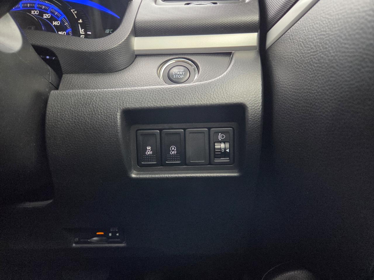 2013 Suzuki Swift  Hatchback REVERSING CAMERA + SMART KEY