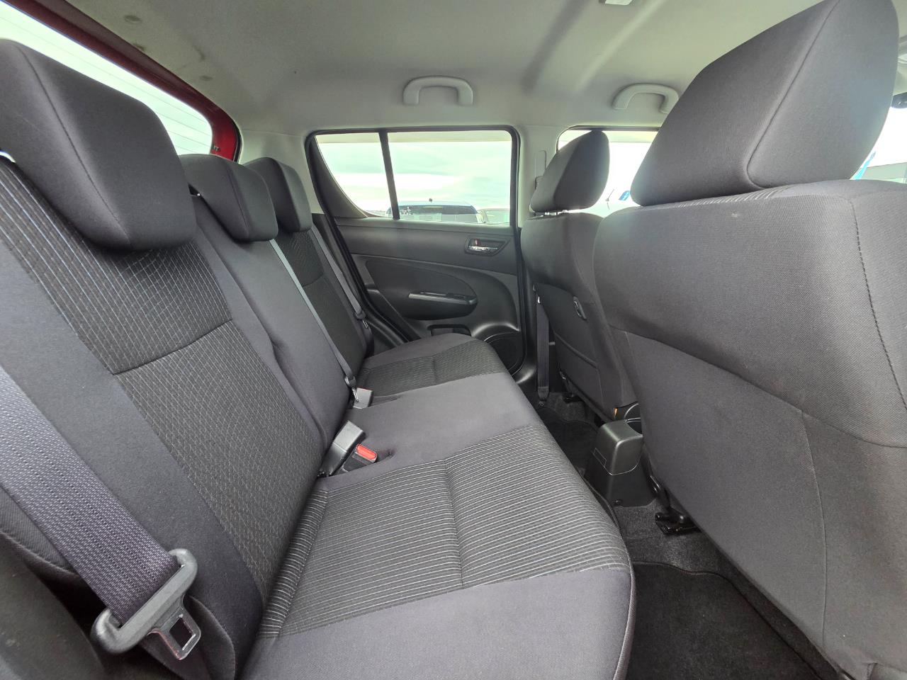 2013 Suzuki Swift  Hatchback REVERSING CAMERA + SMART KEY