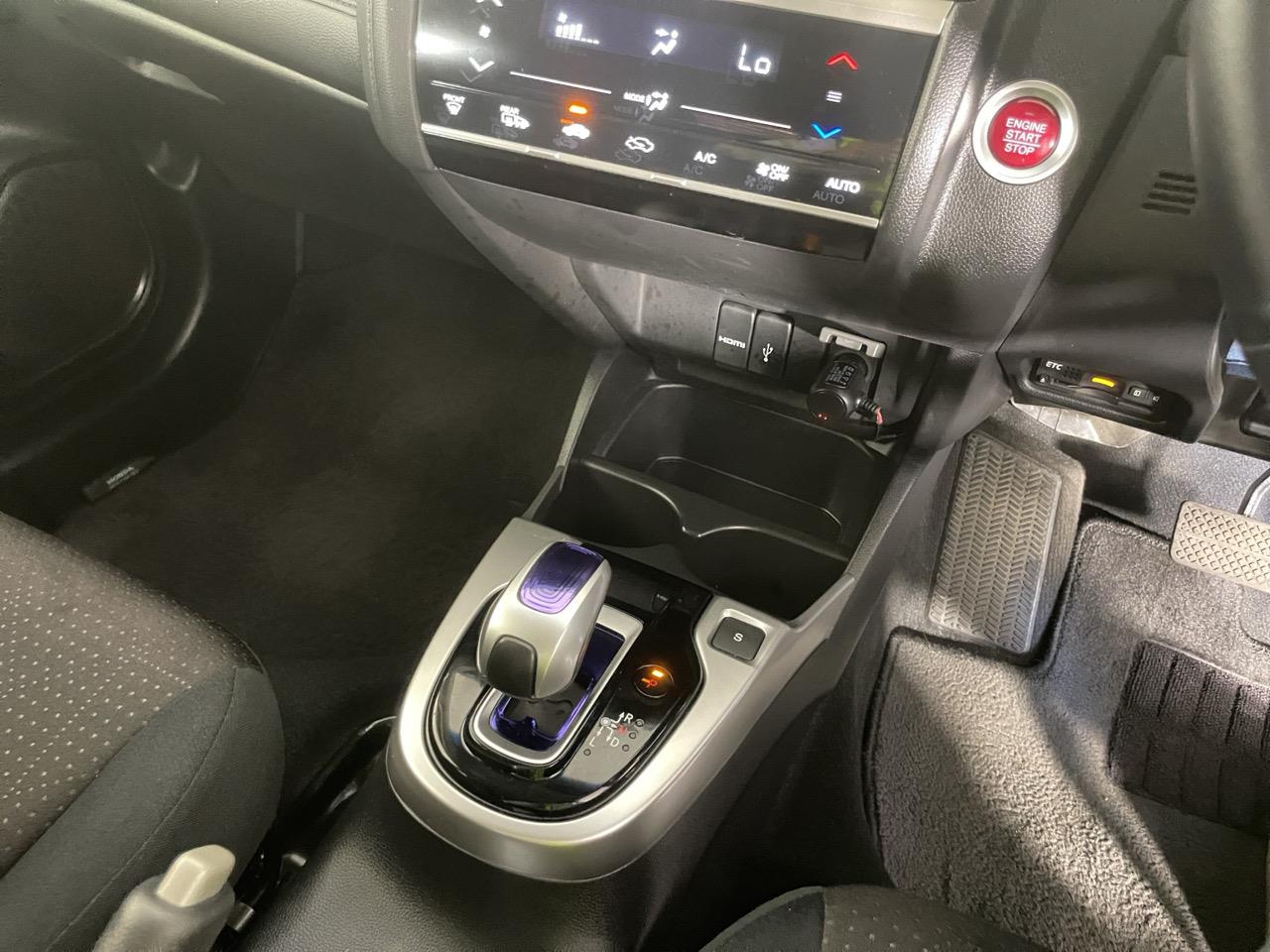 2015 Honda Fit Jazz Hybrid New Shape Hatchback LOW KMS + REVERSING CAMERA + AUTO LIGHTS