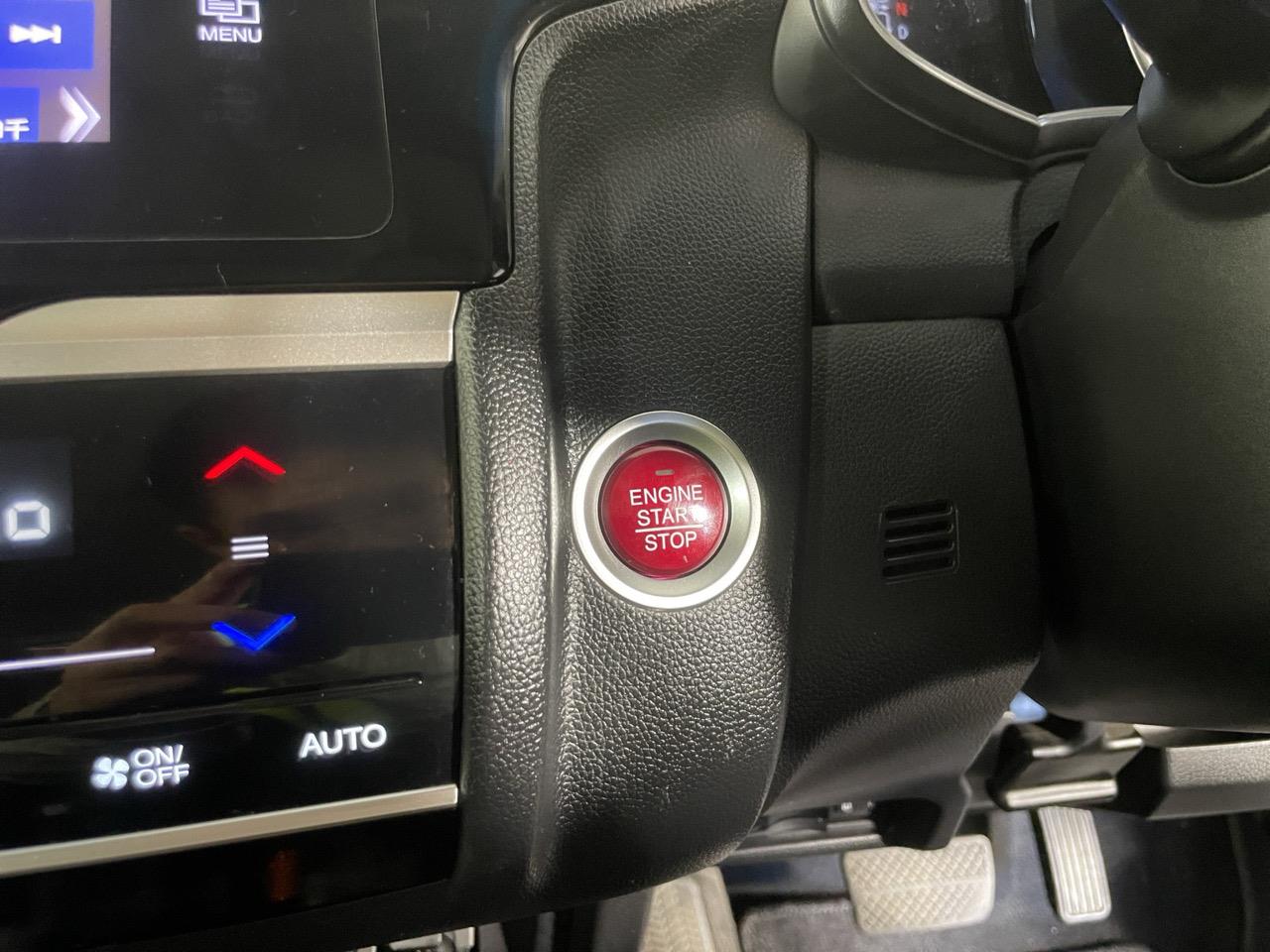 2015 Honda Fit Jazz Hybrid New Shape Hatchback LOW KMS + REVERSING CAMERA + AUTO LIGHTS