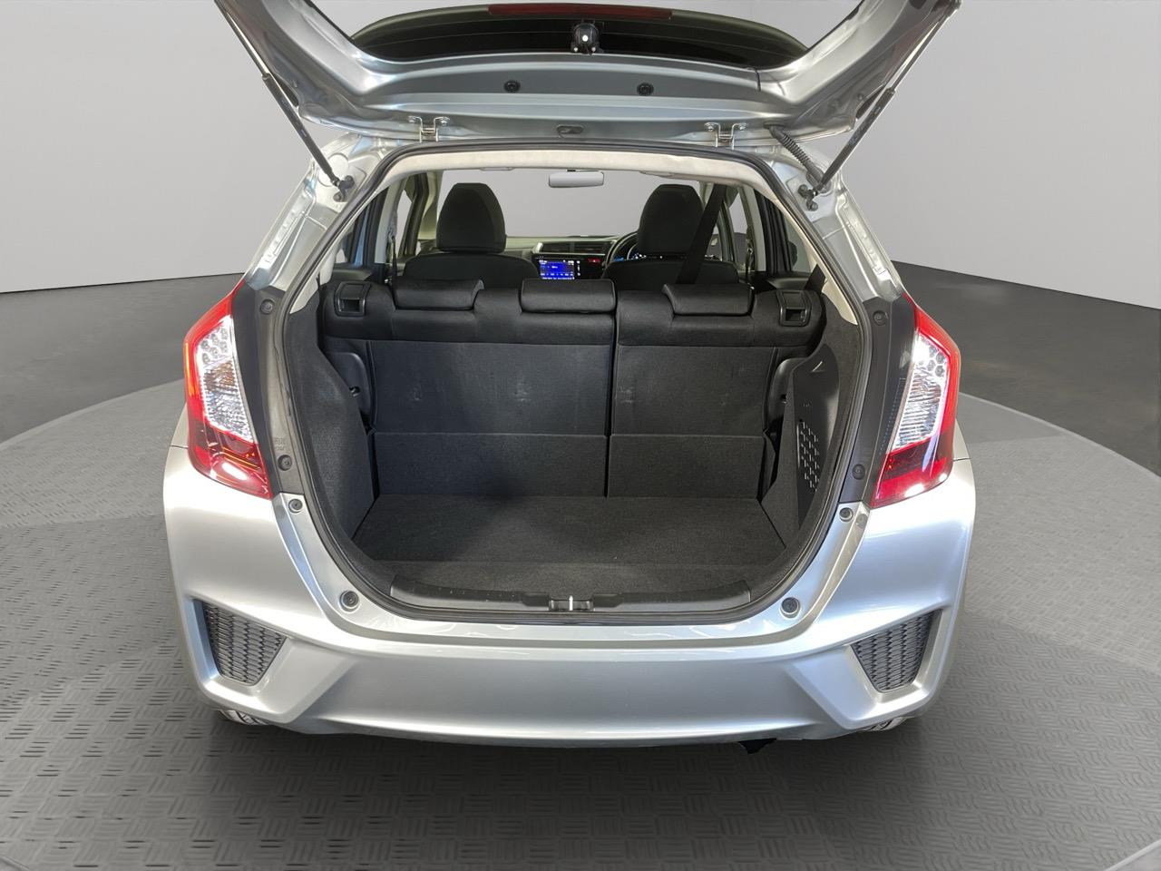 2015 Honda Fit Jazz Hybrid New Shape Hatchback LOW KMS + REVERSING CAMERA + AUTO LIGHTS