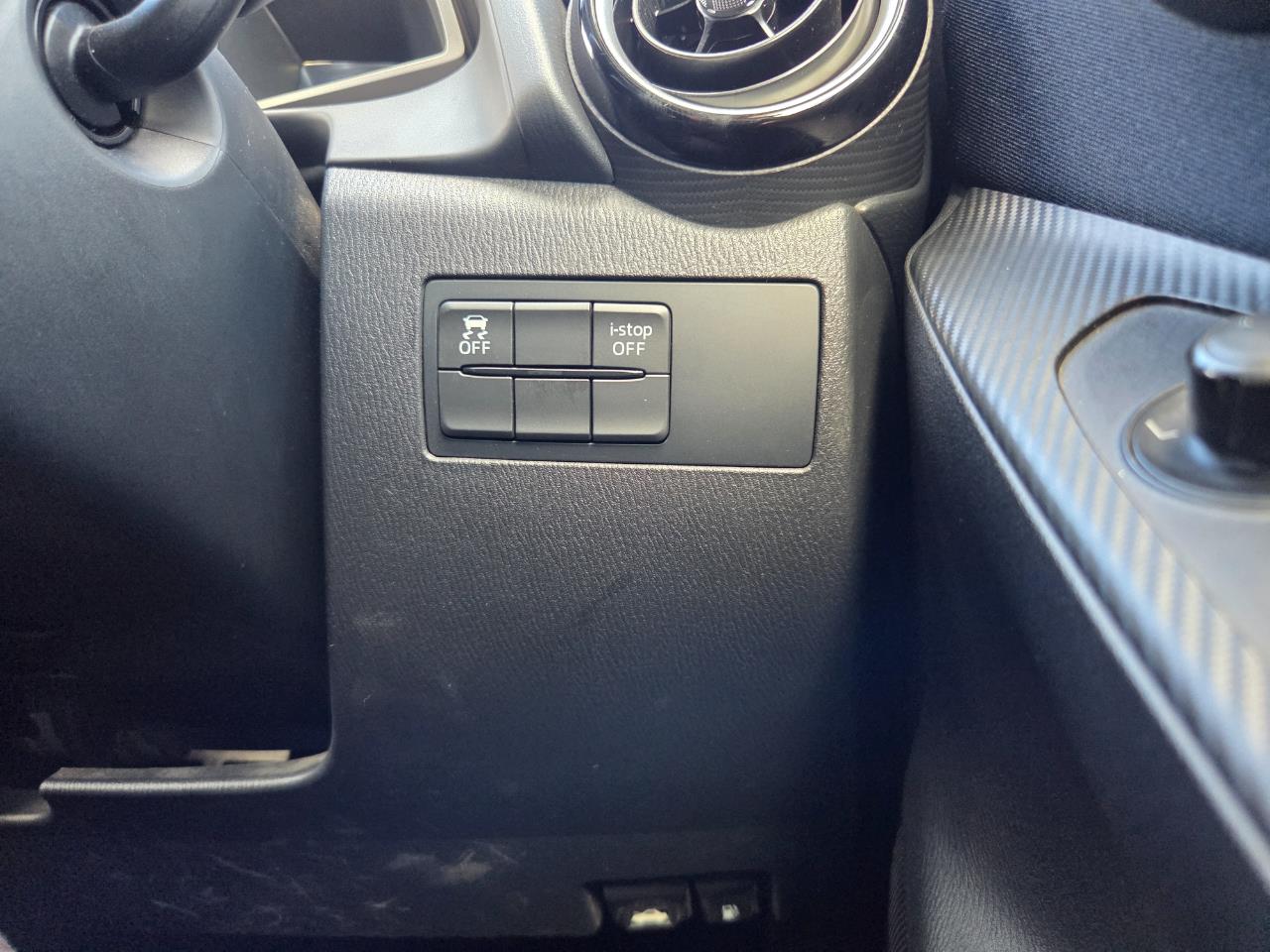 2015 Mazda Demio 2 New Shape Skyactive Hatchback I-STOP + REVERSING CAMERA + AUTO LIGHTS