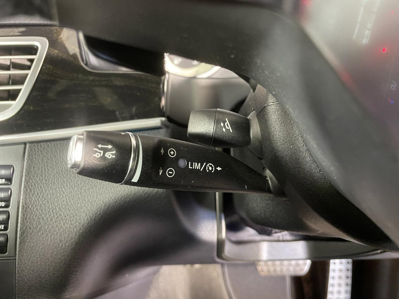 2015 Mercedes-Benz E 250 Avantgarde Line Sedan 360 DEGREE CAMERA + PARKING SENSORS