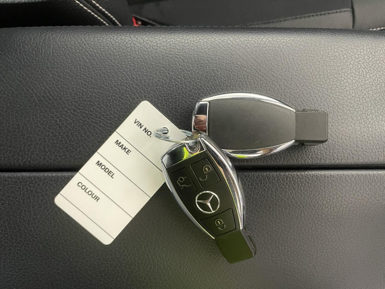 2015 Mercedes-Benz E 250 Avantgarde Line Sedan 360 DEGREE CAMERA + PARKING SENSORS