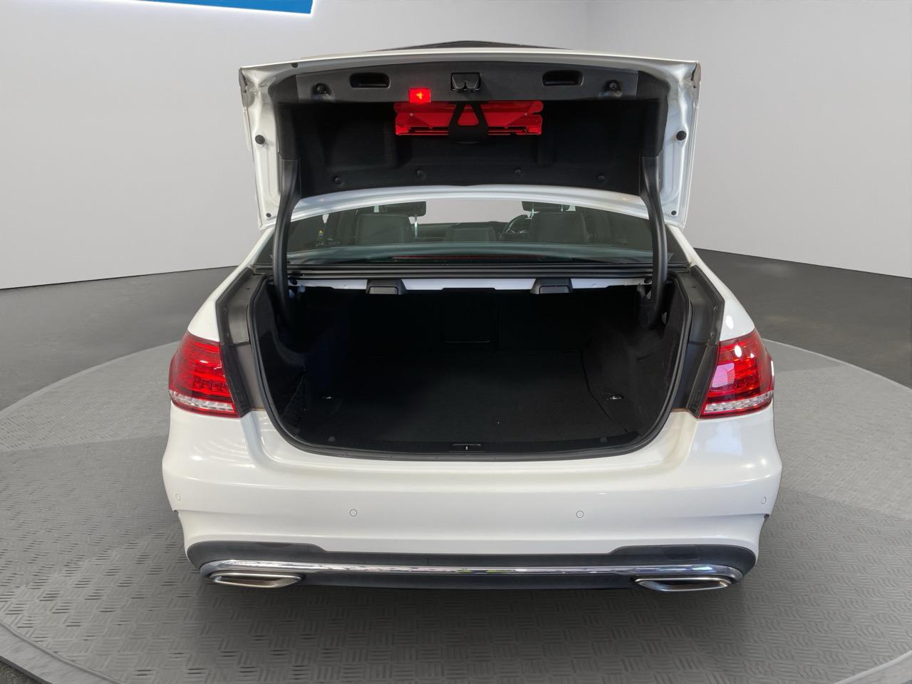 2015 Mercedes-Benz E 250 Avantgarde Line Sedan 360 DEGREE CAMERA + PARKING SENSORS