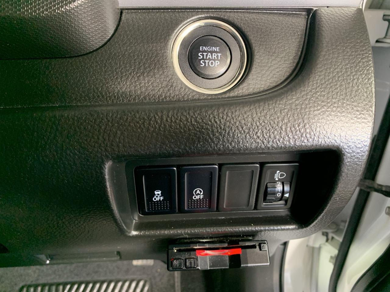 2015 Suzuki Swift XG- DJE Hatchback LOW KM + REVERSING CAMERA + PUSH BUTTON START