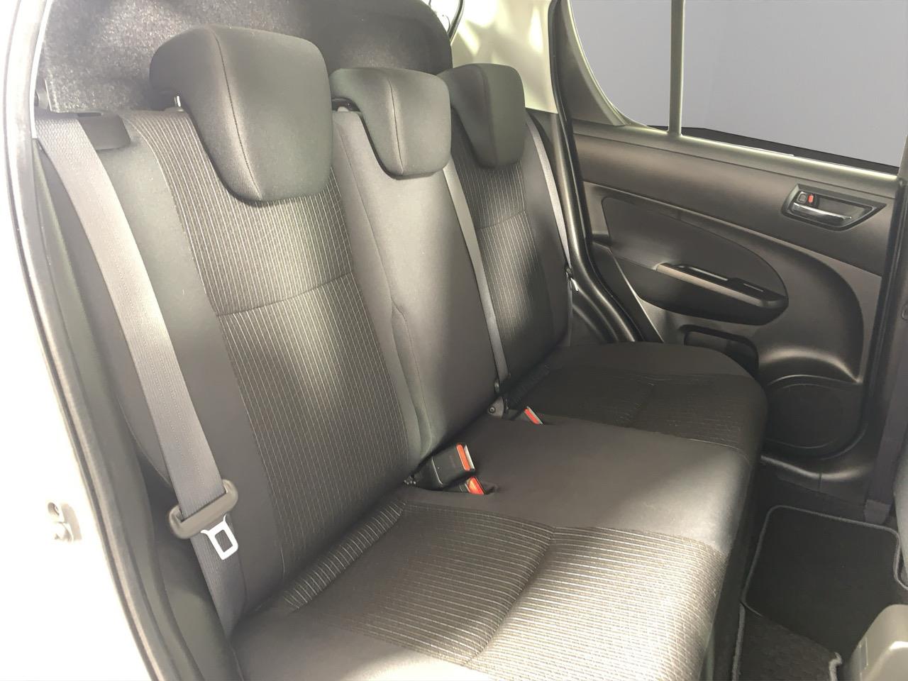 2015 Suzuki Swift XG- DJE Hatchback LOW KM + REVERSING CAMERA + PUSH BUTTON START