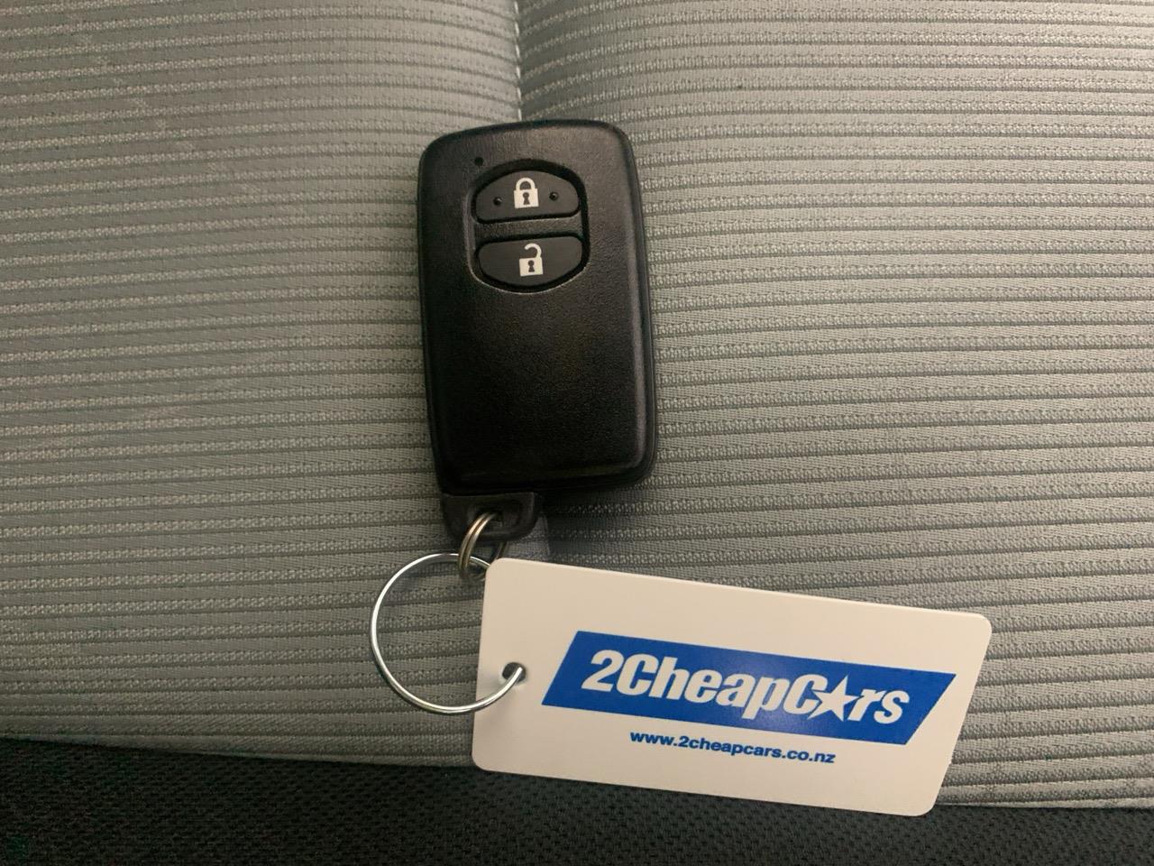 2014 Toyota Aqua S Hatchback LOW KM + PUSH SRART + REVESING CAMERA