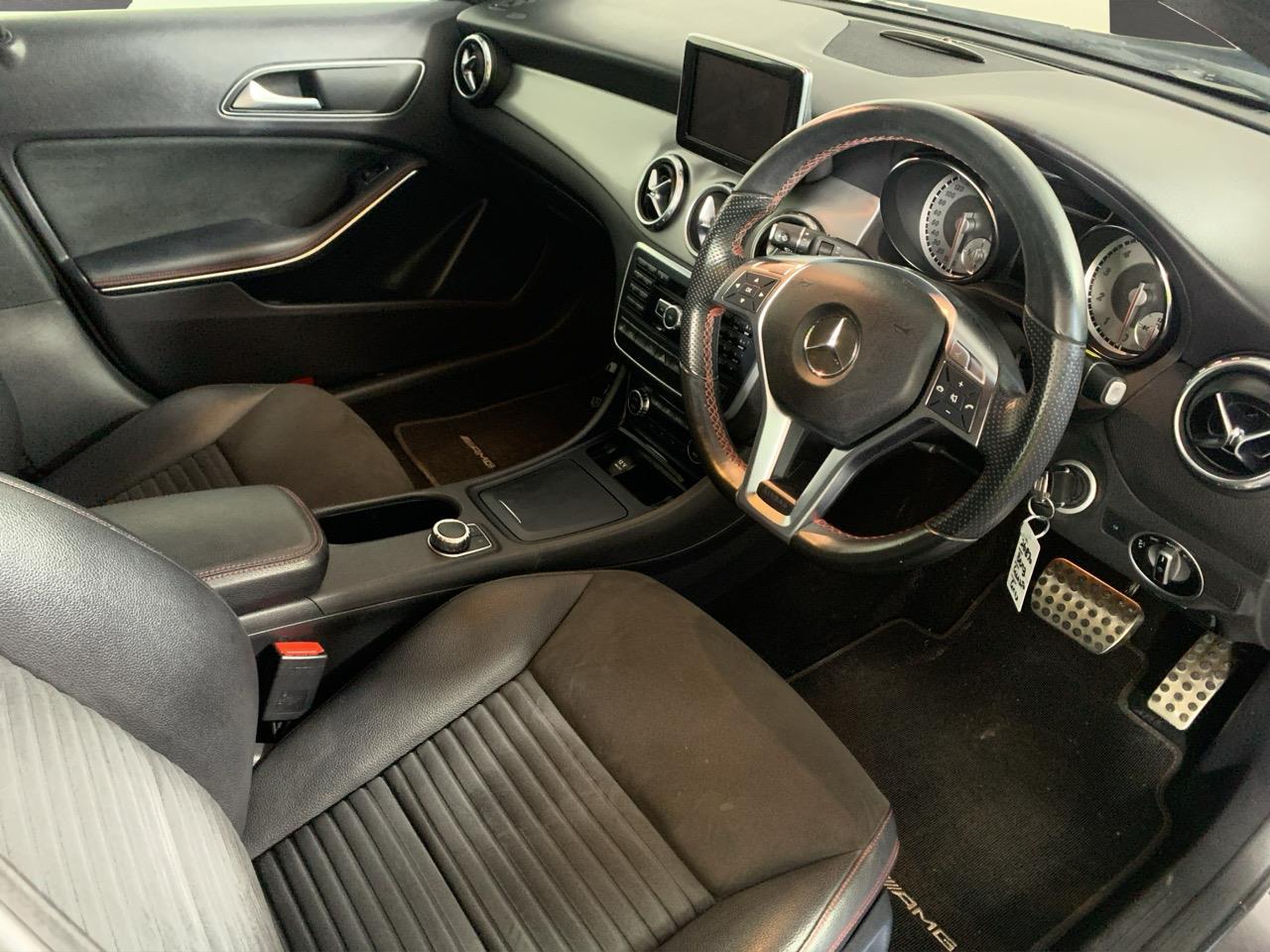 2014 Mercedes-Benz GLA 250 4 Matic RV/SUV 4 MATIC + LOW KMS + CRUISE CONTROL + HEATED SEATS