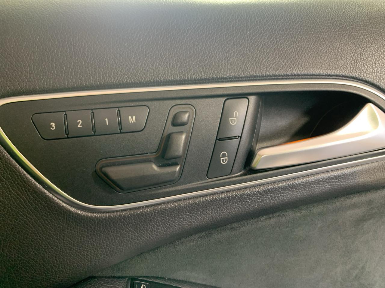 2014 Mercedes-Benz GLA 250 4 Matic RV/SUV 4 MATIC + LOW KMS + CRUISE CONTROL + HEATED SEATS