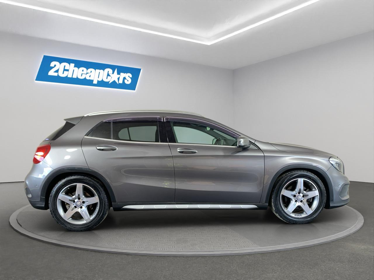 2014 Mercedes-Benz GLA 250 4 Matic RV/SUV 4 MATIC + LOW KMS + CRUISE CONTROL + HEATED SEATS