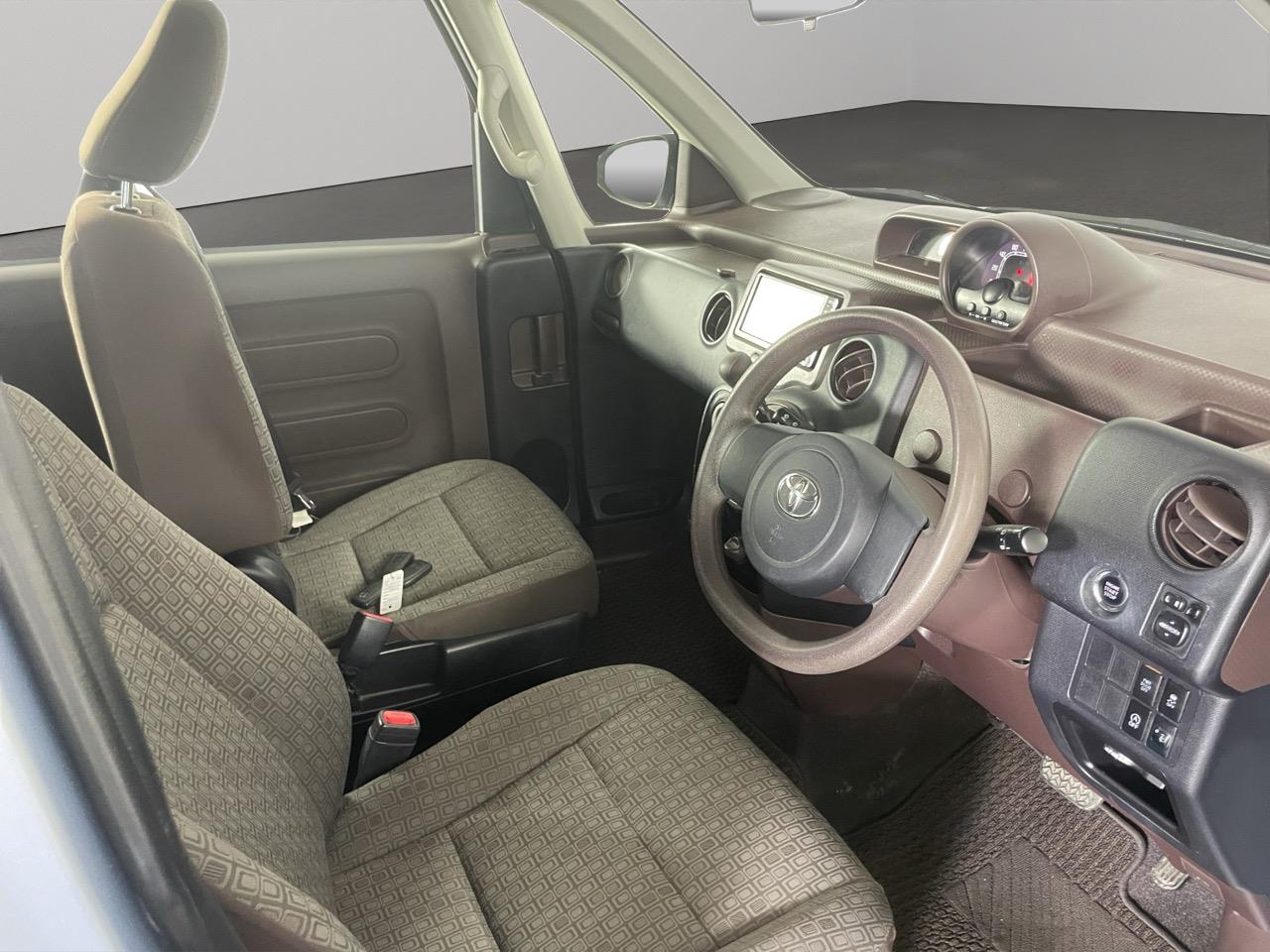 2015 Toyota SPADE X Hatchback LOW KMS + REVERSING CAMERA + PUSH BUTTON START