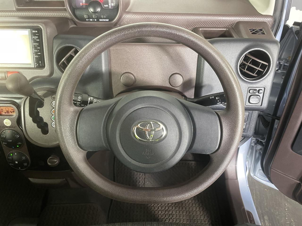 2015 Toyota SPADE X Hatchback LOW KMS + REVERSING CAMERA + PUSH BUTTON START