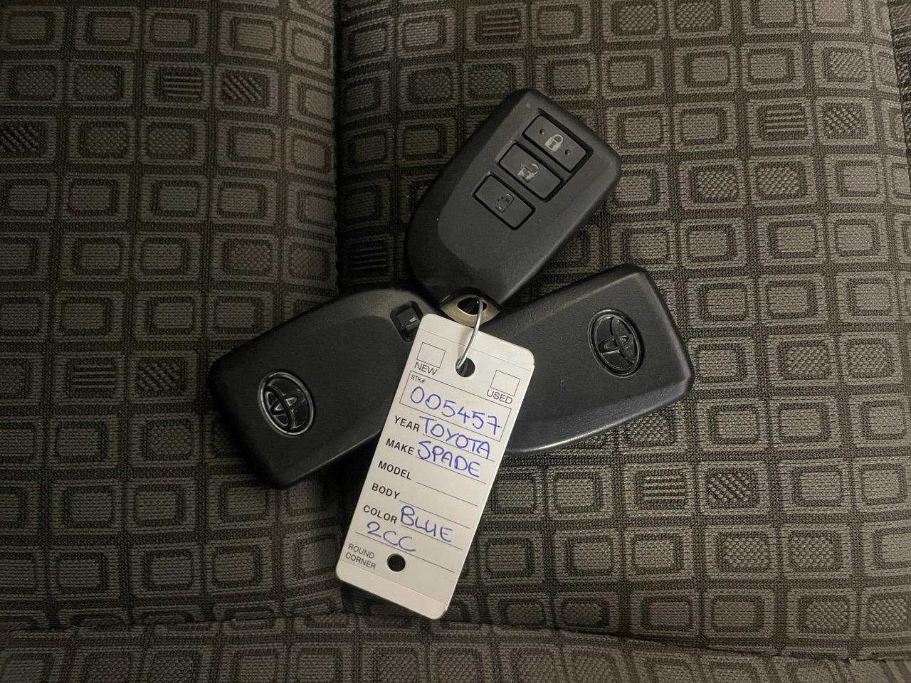 2015 Toyota SPADE X Hatchback LOW KMS + REVERSING CAMERA + PUSH BUTTON START