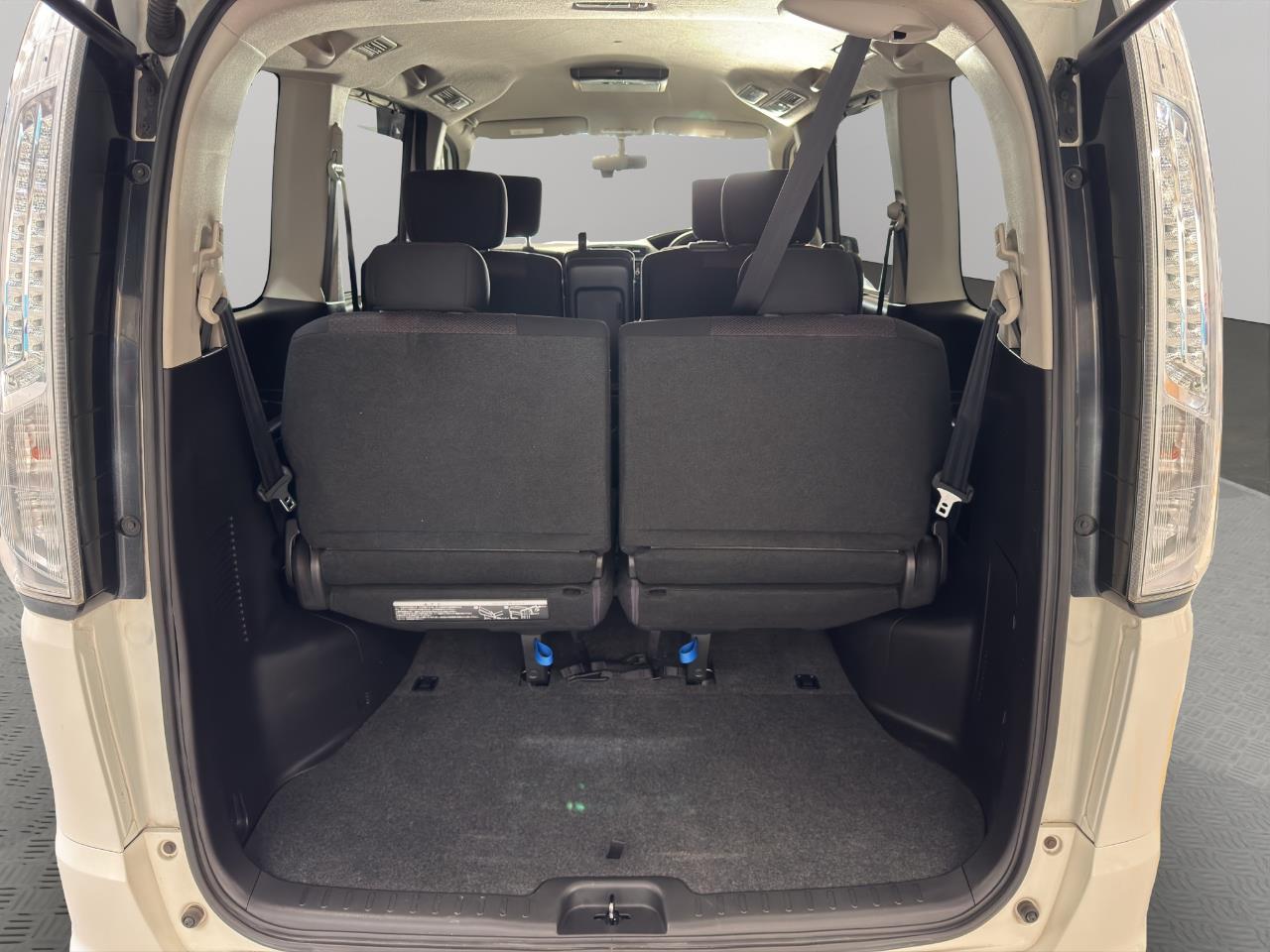 2013 Nissan Serena Hybrid People Mover POWER SLIDING DOOR + SMART KEY + CRUISE CONTROL