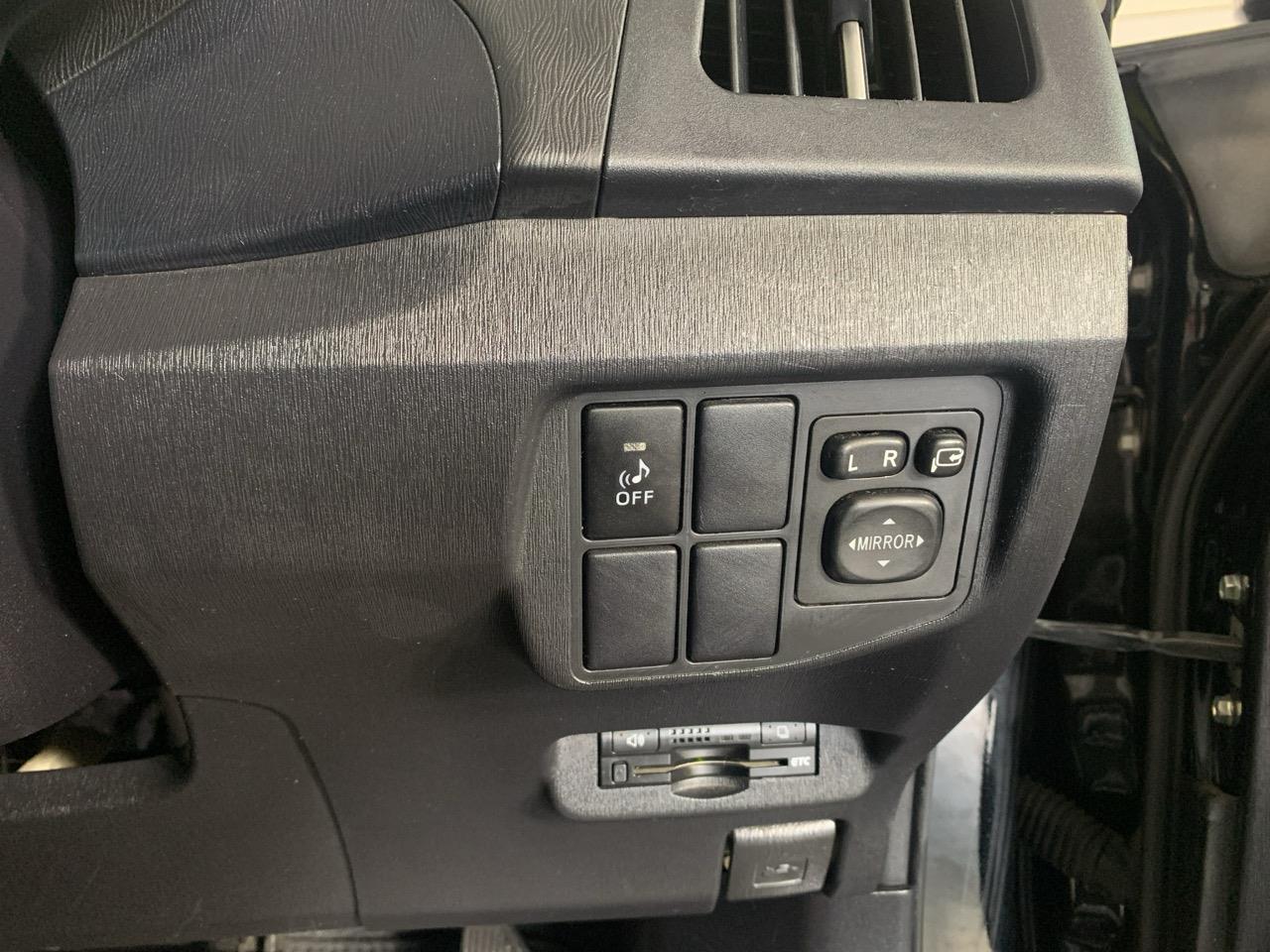 2012 Toyota Prius S Hatchback REVERSING CAMERA + PUSH BUTTON START + AUTO LIGHTS