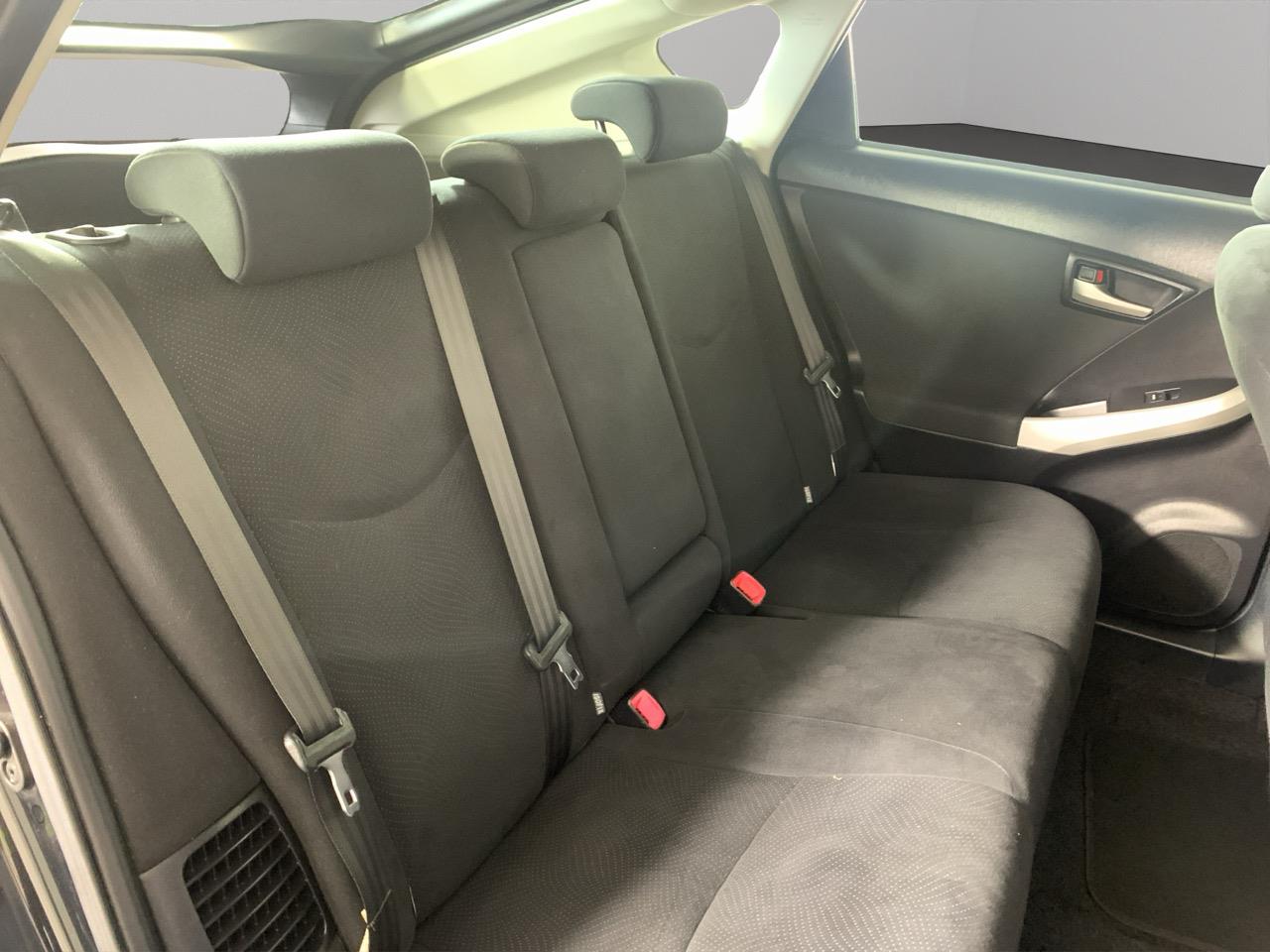 2012 Toyota Prius S Hatchback REVERSING CAMERA + PUSH BUTTON START + AUTO LIGHTS