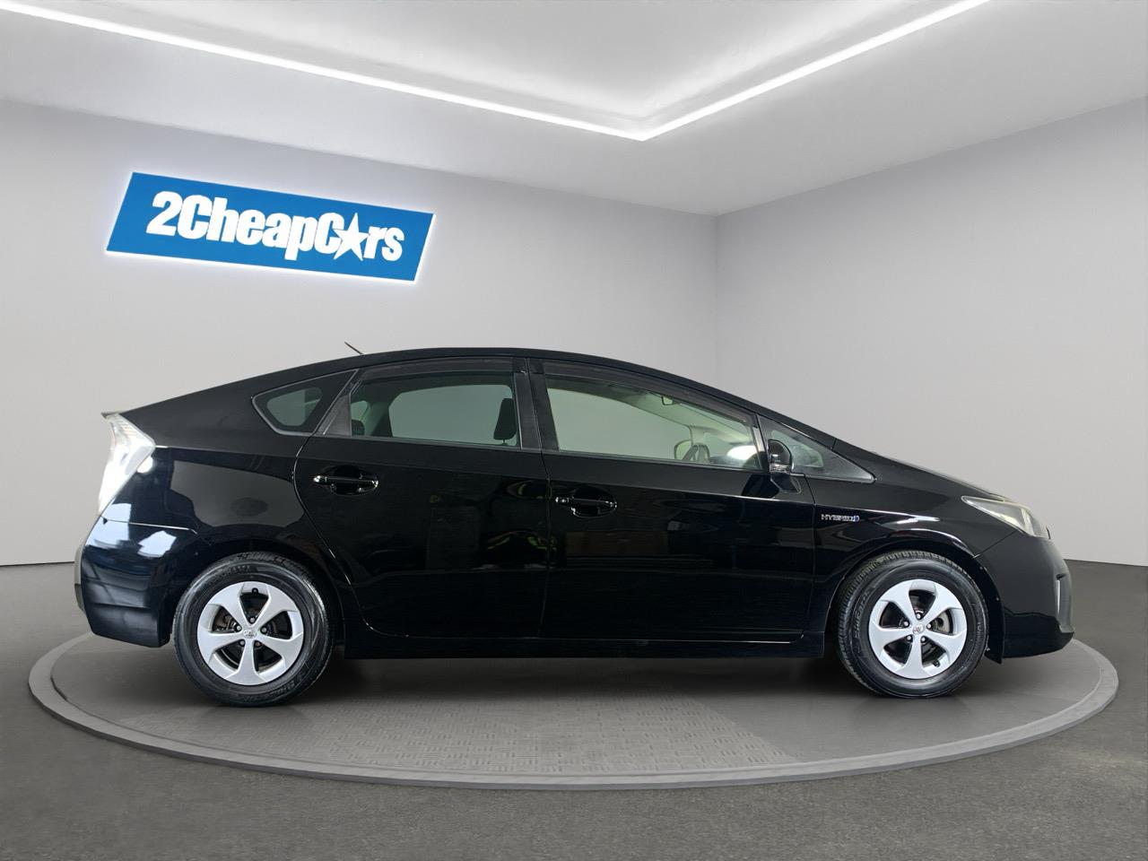 2012 Toyota Prius S Hatchback REVERSING CAMERA + PUSH BUTTON START + AUTO LIGHTS