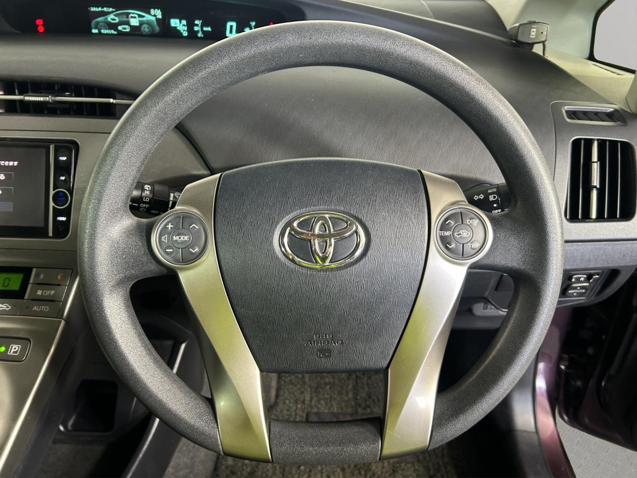 2013 Toyota Prius S Hatchback REVERSING CAMERA + SMART KEY + AUTO LIGHTS