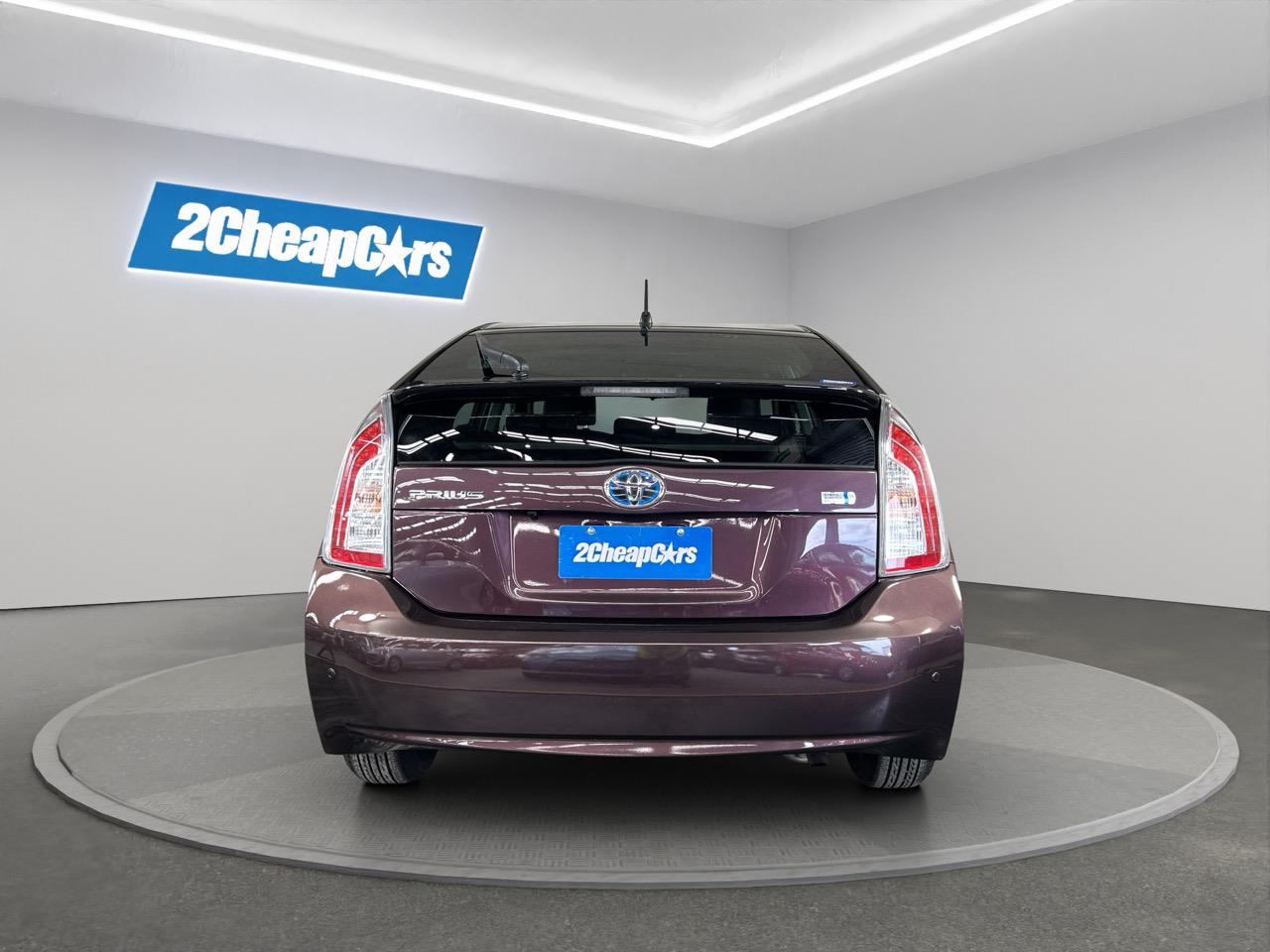 2013 Toyota Prius S Hatchback REVERSING CAMERA + SMART KEY + AUTO LIGHTS