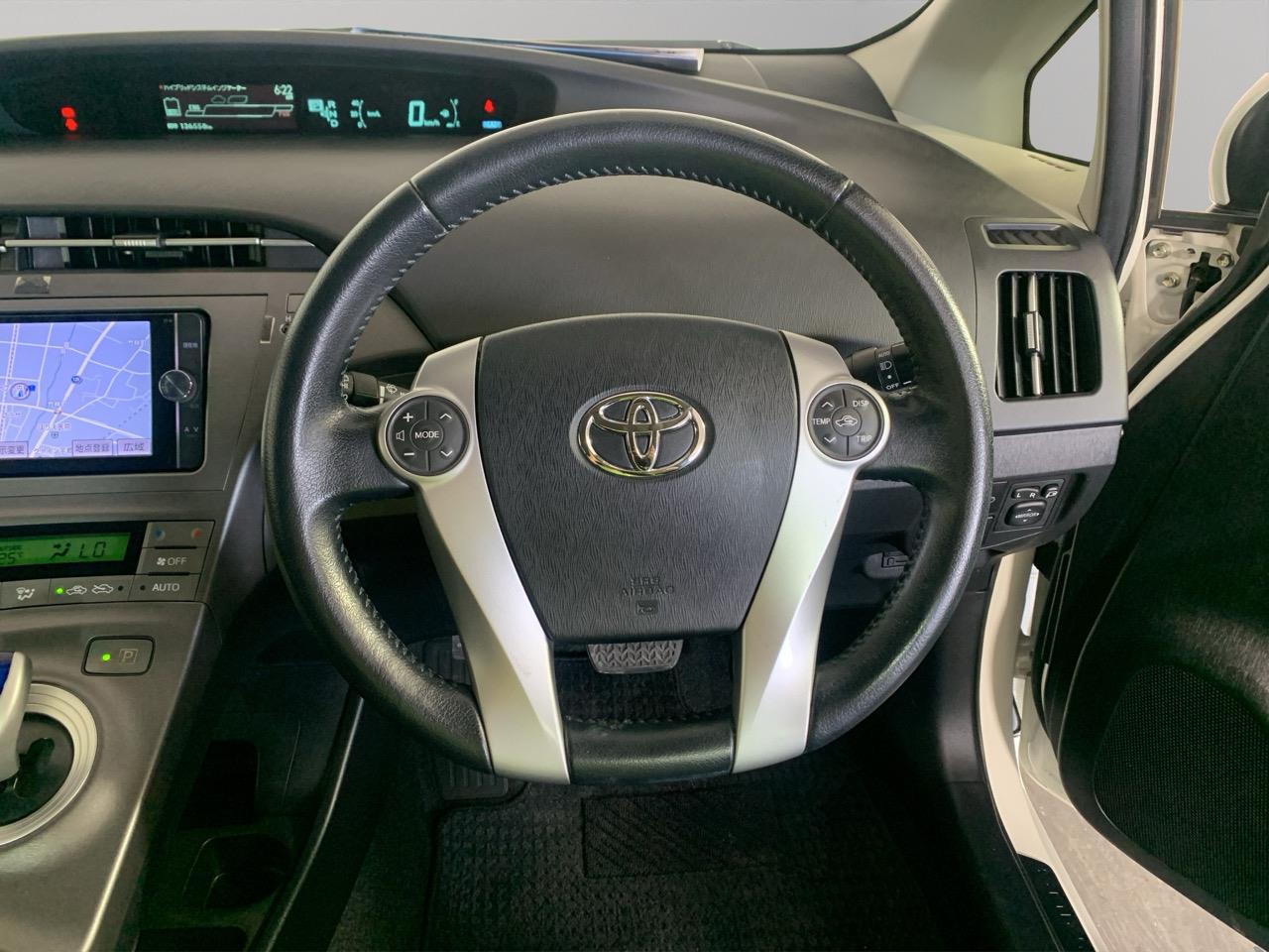 2012 Toyota Prius S Hatchback REVERSING CAMERA + PUSH BUTTON START + AUTO LIGHTS