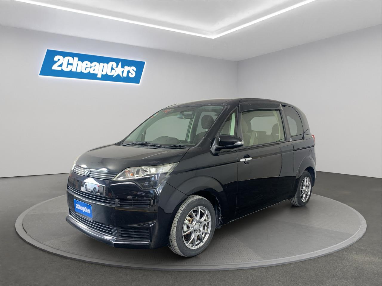 2014 Toyota SPADE  Hatchback