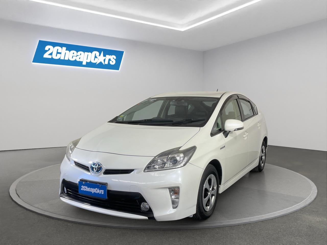2015 Toyota Prius G Hatchback