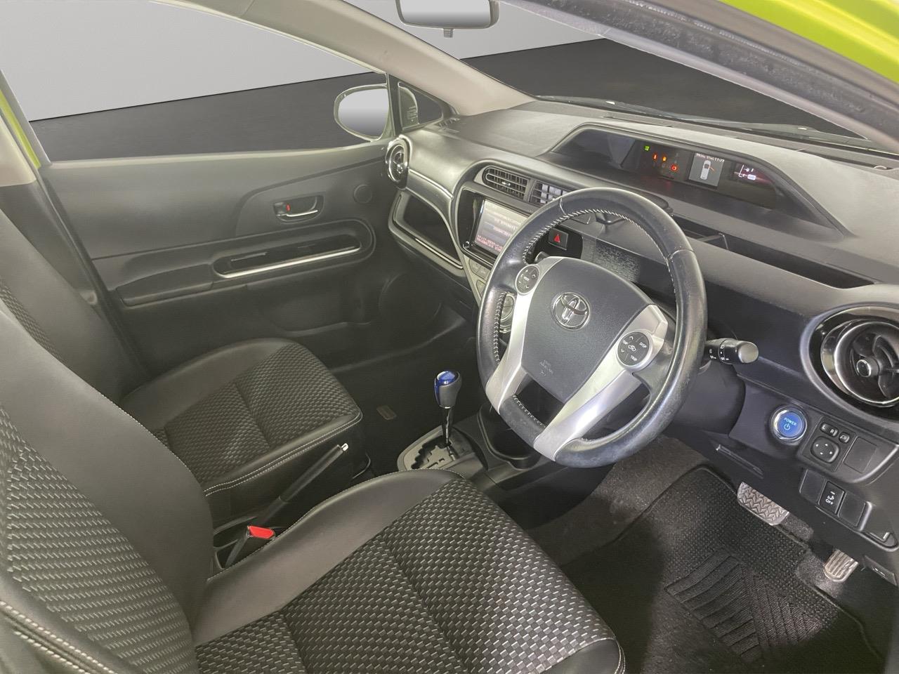 2014 Toyota Aqua X-URBAN Hatchback REVERSING CAMERA + AUTO LIGHTS + PUSH START