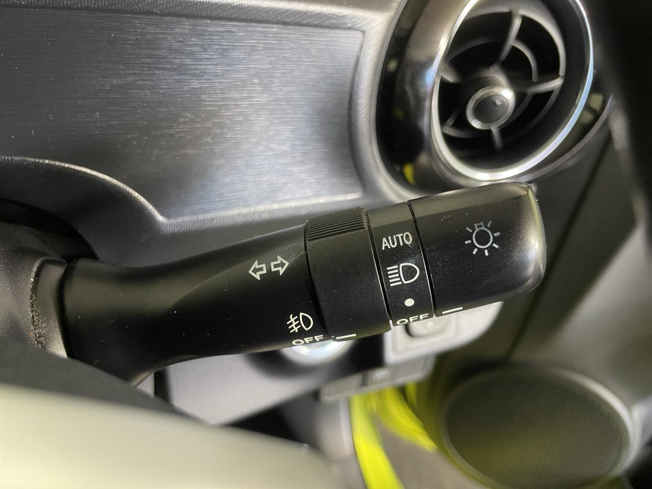 2014 Toyota Aqua X-URBAN Hatchback REVERSING CAMERA + AUTO LIGHTS + PUSH START